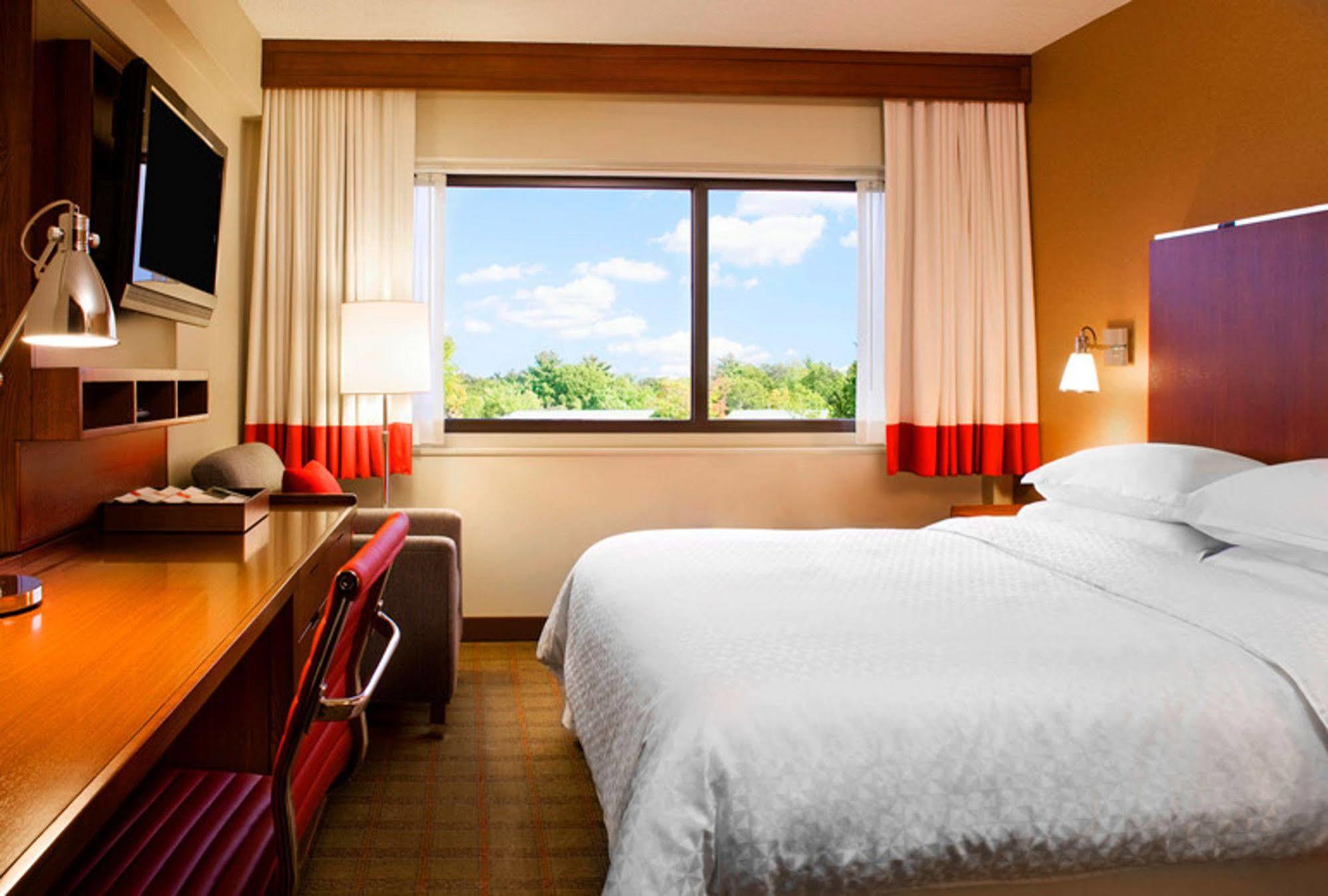 Four Points By Sheraton Cleveland Airport Eksteriør billede